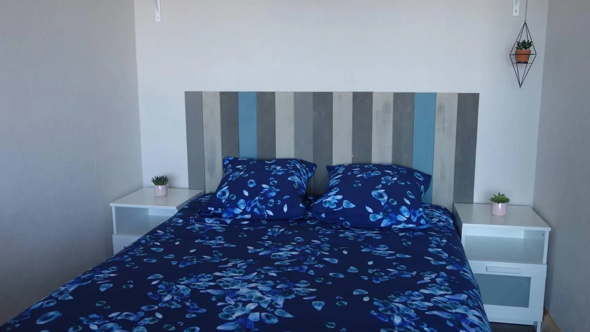 דירה Appartement Vue Mer Avec Balcon, Wifi Et Parking A Tregastel - Fr-1-368-356