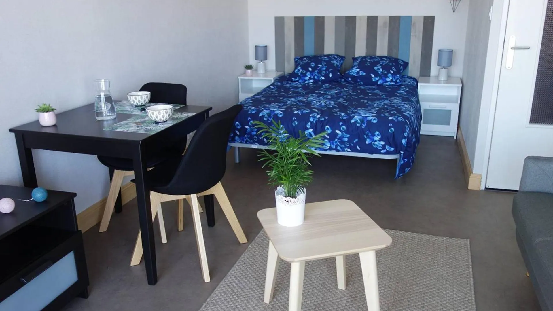 Appartement Vue Mer Avec Balcon, Wifi Et Parking A Tregastel - Fr-1-368-356 צרפת
